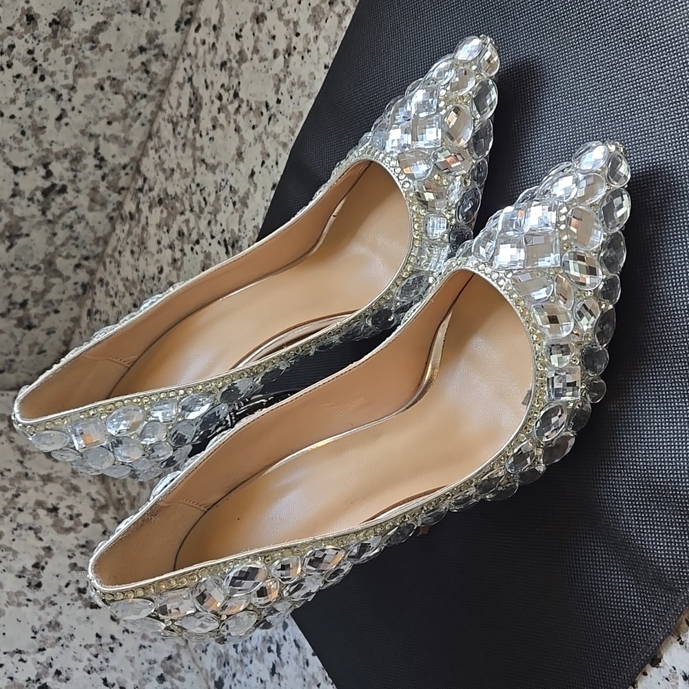 Crystal Embellished Silver Pointed-Toe Pumps